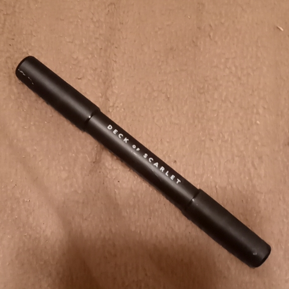 Dual ended lip crayon - Picture 1 of 1